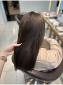 透明感とツヤをまとったやわらかブラウンカラー/小田急相模原