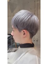 エムプラス(M+)&nbsp;メンズ刈り上げマッシュ×ホワイトシルバーカラー