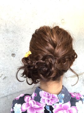 シュリット(schritt) 浴衣にもバッチリ☆編み込み入りサイドアップ