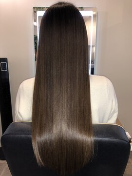 アールサロン アオヤマ(Rr SALON AOYAMA) プラチナミネコラストレート