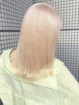 エリーツ 表参道(elyts) 《暖色系カラー》ブロンドベージュ×シンプルストレート