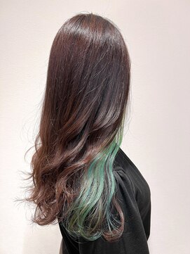 クルム(KURUMU) イヤリングカラー×エメラルドグリーン