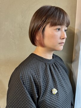 シセイ 青山(SHISEI) 脱白髪染め/インナーカラー/ぱつっとボブ/40代/50代［南青山］