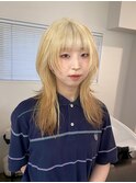 レイヤーカット 抜きっぱなしブロンド