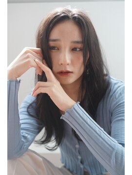 ルフュージュ バイ プロデュース 相模大野店(Refuge by Produce) 暗髪/レイヤーカット/長めバング