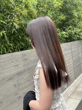 キニ(KINI) 赤み抑えグレージュ