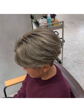 ロイド(Lloyd) 【Lloyd 大宮】レイヤースタイル×フェザーショート