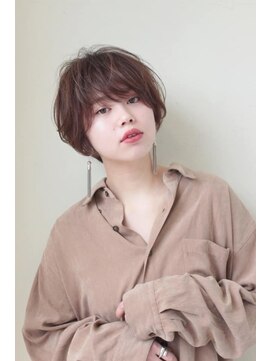 ヘアメイク シュシュ(Hair make chou chou) 丸みショートボブことりベージュ毛先パーマ30代40代