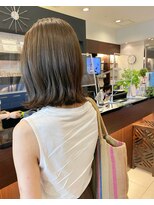 アトレ(attrait)&nbsp;＊大人外ハネボブ  シアベージュ ミディアム 天王寺美容室