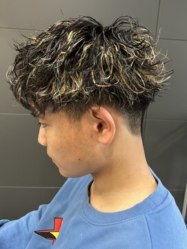 ニアウ 伊勢崎連取店(Niau) メンズマッシュパーマツイストスパイラルパーマニュアンスパーマ