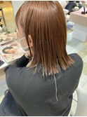 軽めの切りっぱなしボブ