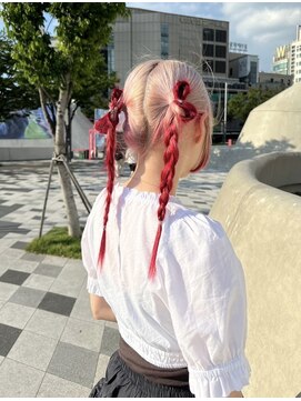 ロチカバイドールヘアー 心斎橋(Rotika by Doll hair) White×Red のルーツカラー☆