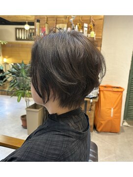 チリンバイロストシティー(Chillin by LOSTCITY) くびれショートボブ