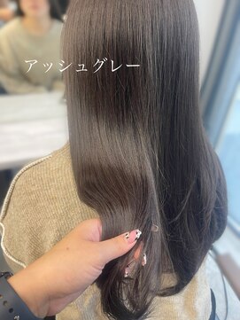 フォンズ(FONS) アッシュグレー/透明感暗めカラー/レイヤーカット/くびれヘア