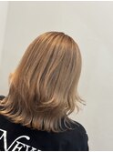 春らしいハイトーンベージュ
