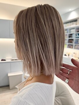 ノラ ウメダ(NORA UMEDA) 海外風ハイライトバレイヤージュホワイトミルクティーベージュ