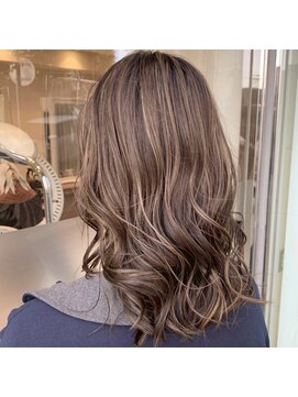 エジョン 八幡山店(Aejon) 大人レイヤーカット白髪ぼかし脱白髪染め40代50代60代