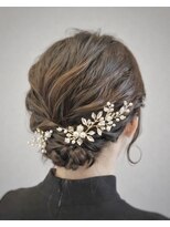 アンドモア(and MORE) ゆるふわシニヨン