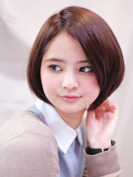 フラミューム(flammeum) なめらかなフォルムと、浮遊感でトレンドボブ【平塚】