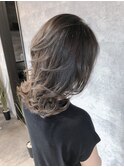 お洒落なカフェにいそうなキレイめお姉さん