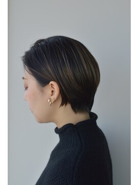 ユミリーバイルコル(umily by RuCOR.) 黒髪ハイライトショート/モード