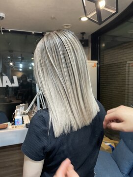 ラフ(LAFF) #黒髪#ボブルフ#ネビージュ#小顔#ワンレン