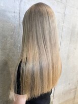 セル(CELL)&nbsp;ミルクティーベージュ　ダブルカラー　ブリーチ　ストレート