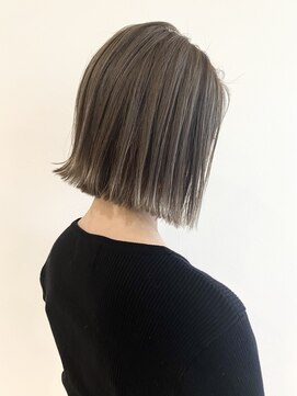 ユーフォリア 青山(Euphoria) 20代30代大人可愛い前下がりストレートボブ