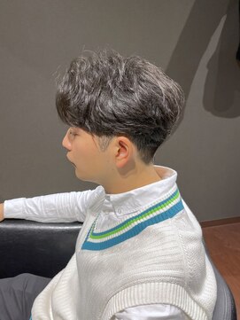 ビーダンディー(Bee dandy) ビジネスツーブロック 前下がりショート かき上げアップバング