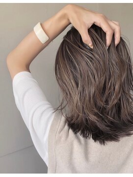 リノショアーズ ショウナン 辻堂店(RinoShores SHONAN) ダブルカラーで作る透明感アッシュベージュ