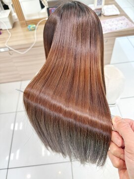 アッシュ 鶴ヶ峰1号店(Ash) 【美髪矯正】で扱いやすいツヤ髪へ!!