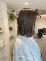 ジジ(jiji)&nbsp;人気のぱつんとボブとこってりオリーブベージュ