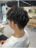 大人カジュアルなツイストスパイラルパーマ
