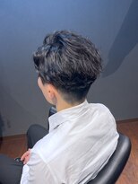 ビーダンディー(Bee dandy)&nbsp;ビジネスツーブロック ニュアンスパーマ かきあげアップバング