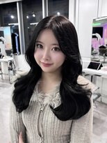 ユーフォリア 渋谷グランデ(Euphoria SHIBUYA GRANDE)&nbsp;韓国ヘア くびれ巻き ブルーブラック