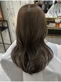 オリーブカラー×レイヤーカット