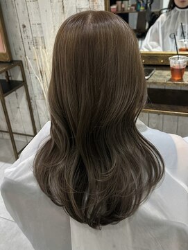 シエル(Ciel) オリーブカラー×レイヤーカット