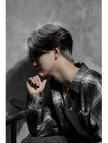 スキル ミナム 表参道(SKILL MiNam)&nbsp;シルバーカラーセンターパート