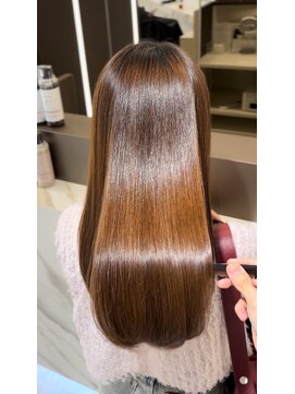 リエル(LIERU) やわらかい質感のツヤ感縮毛矯正