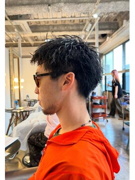 ビハインドザカーテン(BEHIND THE CURTAIN) 【セットが簡単】スパイキーショート