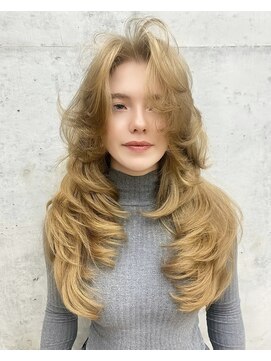 ヌエン 渋谷(NU/EN) 海外ガールレイヤーカット/バタフライカット/ハッシュカット