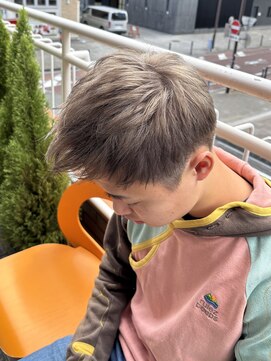 1ブリーチでホワイトベージュ♪