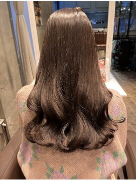 透明感のあるベージュに！