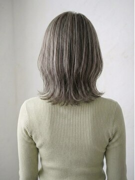 ニコリヘアワークス(nicori hair works) ミディアム×シフォンベージュ× レイヤー1