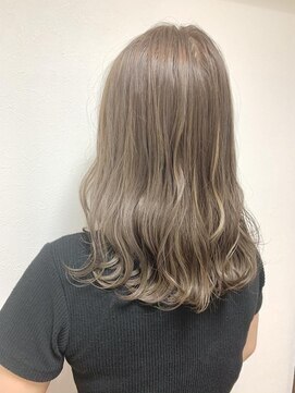 シロ(siro) ハイライト　× シアーベージュ