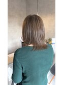 オリーブベージュ