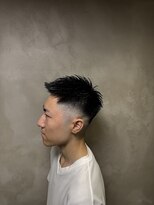 ディスイズバーバーサード(THIS IS BARBER 3rd)&nbsp;フェードショート 束感 黒髪 刈り上げ 20代 30代　ツーブロック