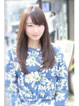 フォルテ 藤枝エピ店 まとまりがこなれ感を演出するナチュラルストレート