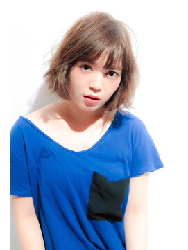 エイミーバイアフロートザガーデン 浦和店(amie by afloat the garden) プラチナアッシュ×愛されノームコアミディ【浦和】