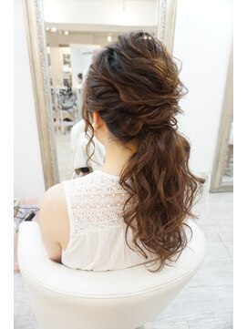 ヘアアンドメイクジップ恵比寿 (Hair＆Make ZIP) ゆるふわポニーテール　ヘアセット